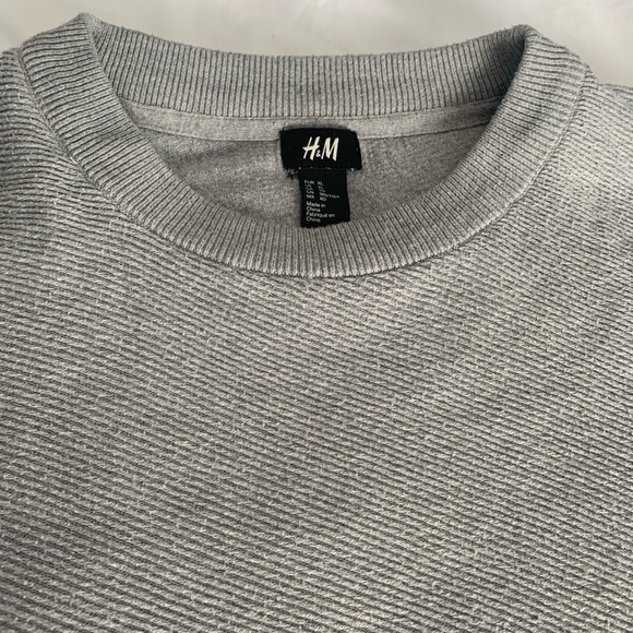 H&M crewneck sweater - Picture 2 of 4